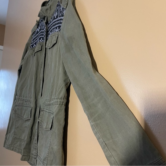 Mudd Olive green Jacket with Black Accents size large - Picture 2 of 7